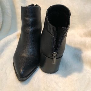 Simply Vera Vera Wang Shoes - Simply Vera Vera Wang Ankle Booties- no flaws Simply Vera Vera Wang Shoes - Simply Vera Vera Wang Ankle Booties- no flaws